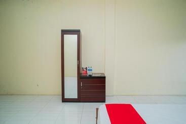 هتل Reddoorz Syariah @ Jalan Bukit Kaminting 2