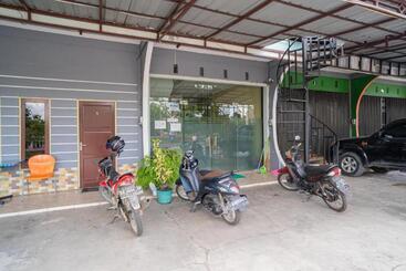هتل Reddoorz Syariah @ Jalan Bukit Kaminting 2