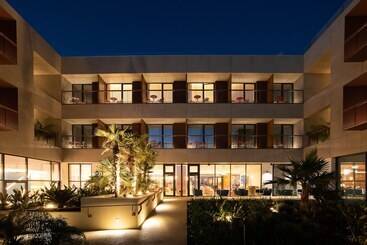 هتل Sines Sea View Business & Leisure