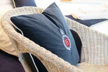 فندق The Royal Burnham Yacht Club