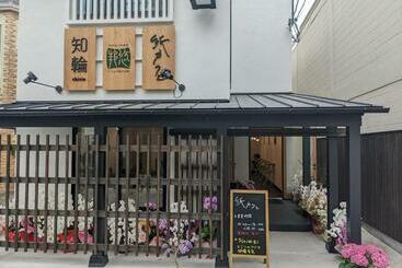 膳宿费 知輪 Chirin