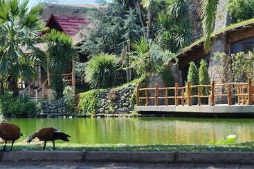 استراحتگاه Candal Country Club