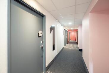 B&b Hotel Toulon Centre Gare