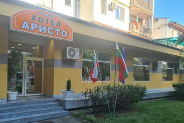 هتل семеен хотел аристо