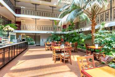 هتل Coratel Suites