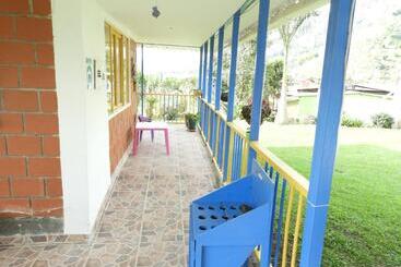 پانسیون La Rivera Hosteria Campestre