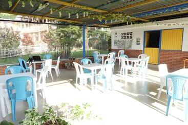 پانسیون La Rivera Hosteria Campestre
