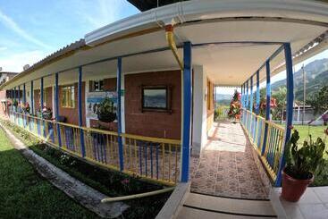 پانسیون La Rivera Hosteria Campestre