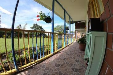 پانسیون La Rivera Hosteria Campestre