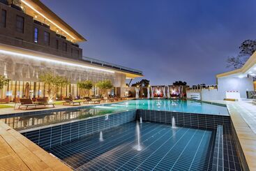 Alisa Hotel Tema