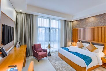Alisa Hotel Tema
