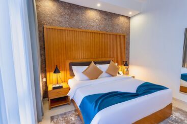 Alisa Hotel Tema