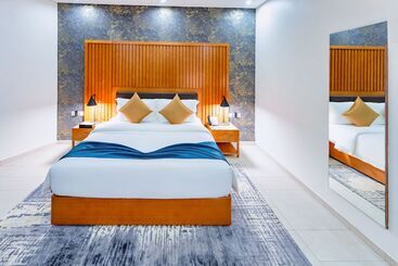 Alisa Hotel Tema