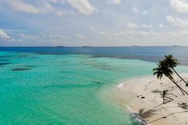 هتل Atoll Residence Dhangethi