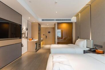 Atour Hotel Tongxiang Wuzhen