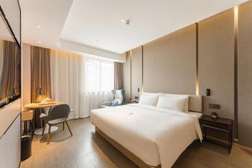 Atour Hotel Tongxiang Wuzhen