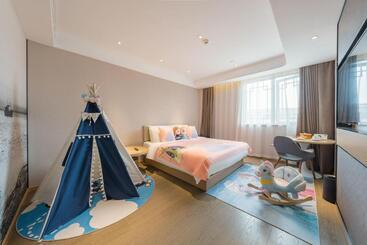 Atour Hotel Tongxiang Wuzhen