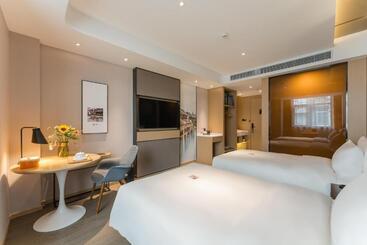 Atour Hotel Tongxiang Wuzhen