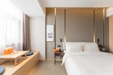 Atour Hotel Tongxiang Wuzhen