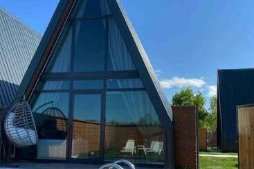 هتل کپسول Triangle Life Suit
