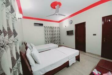 Hotel Rose Palace Family Guest House