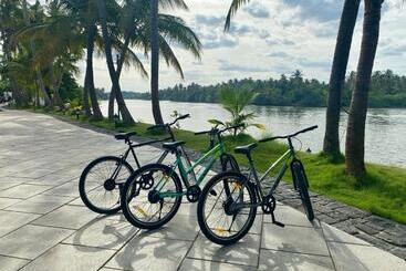 هتل Lagoon Sarovar Premiere Resort   Pondicherry