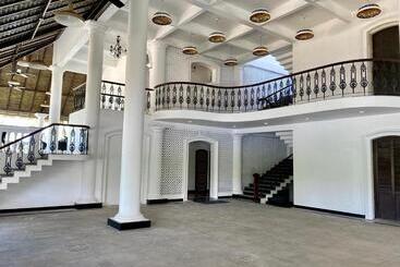 هتل Lagoon Sarovar Premiere Resort   Pondicherry