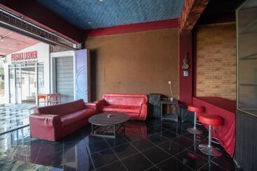 هتل Reddoorz Syariah Near Danau Lut Tawar Takengon 2