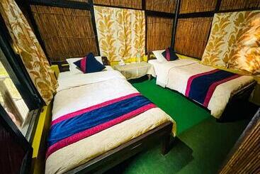 هتل Tharu Garden, Sauraha