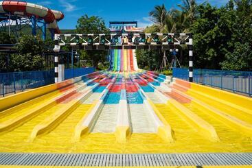 Hyatt Regency Hainan Ocean Paradise Resort