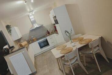 هاستل L Auberge De L Entre Potes  Bolia
