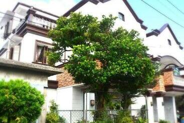 تختخواب و صبحانه Florabells Iraya Guest House Batanes