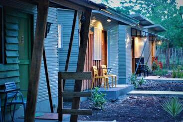 هتل 13 Ways Room Rentals