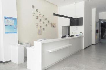 هتل 7days Inn Zhaotong Academy Fada Square Branch