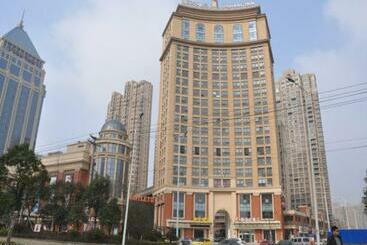 هتل Jinjiang Inn Select Xuzhou High Speed Railway Huaihai Huanqiugang Branch