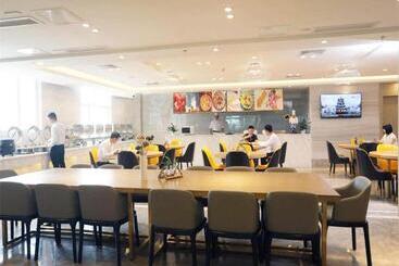 Kyriad Hotel Shenzhen Pingdi Low Carbon City