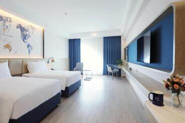 Kyriad Hotel Shenzhen Pingdi Low Carbon City