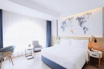 Kyriad Hotel Shenzhen Pingdi Low Carbon City