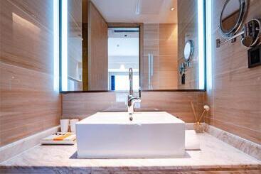 Kyriad Hotel Shenzhen Pingdi Low Carbon City