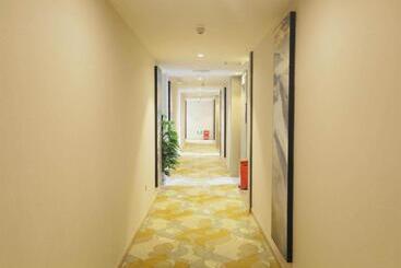 Kyriad Hotel Shenzhen Pingdi Low Carbon City