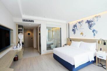 Kyriad Hotel Shenzhen Pingdi Low Carbon City