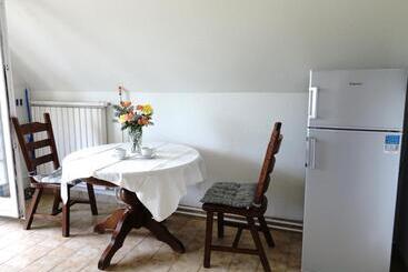 پانسیون Quiet Room In Budapest Near Airport With Free Parking
