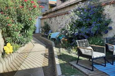 تختخواب و صبحانه Le 9 De Cour, Chambre Caouette