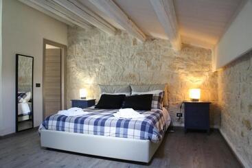 تختخواب و صبحانه Villa Antica Aia Relax