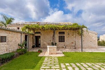 تختخواب و صبحانه Villa Antica Aia Relax