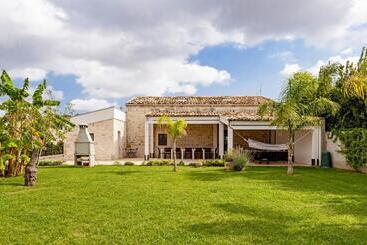 تختخواب و صبحانه Villa Antica Aia Relax