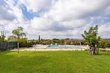 تختخواب و صبحانه Villa Antica Aia Relax