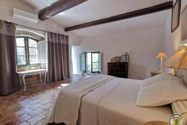 تختخواب و صبحانه Villa Verde   Suite De 100m2 Avec 2 Chambres Et Terrace   Possibilité Table D Hôte