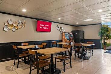 هتل Red Roof Inn Reading