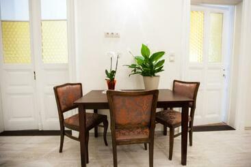 پانسیون Best Of Guest House By Small Home Budapest